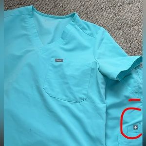 COPY - Medium petite top and bottom set. Pants drawstring. Small pen mark